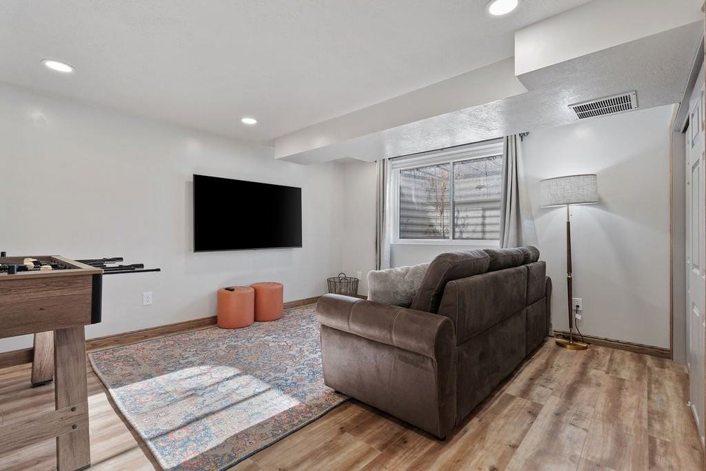 2987 E Bengal Blvd - Photo 2 of 20
