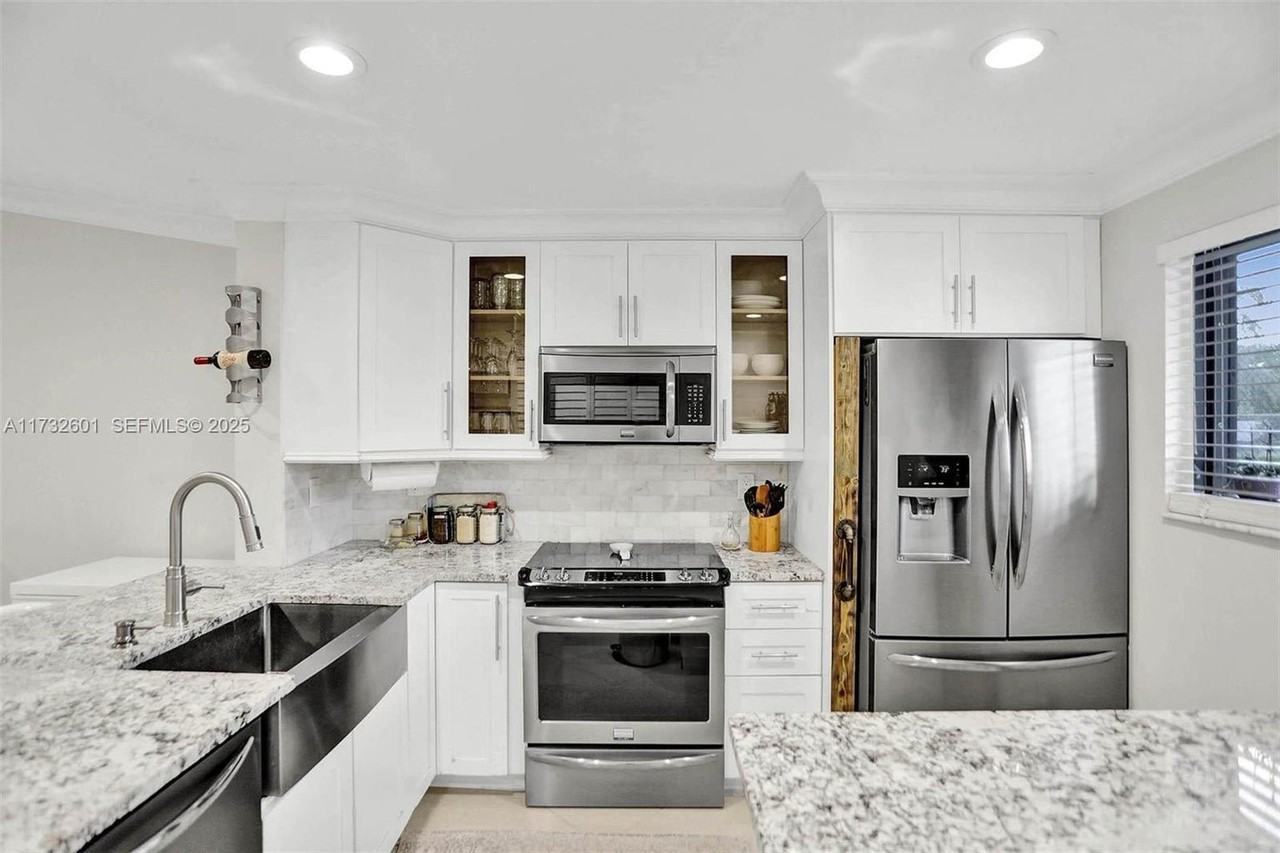 9395 Boca Cove Cir #1208