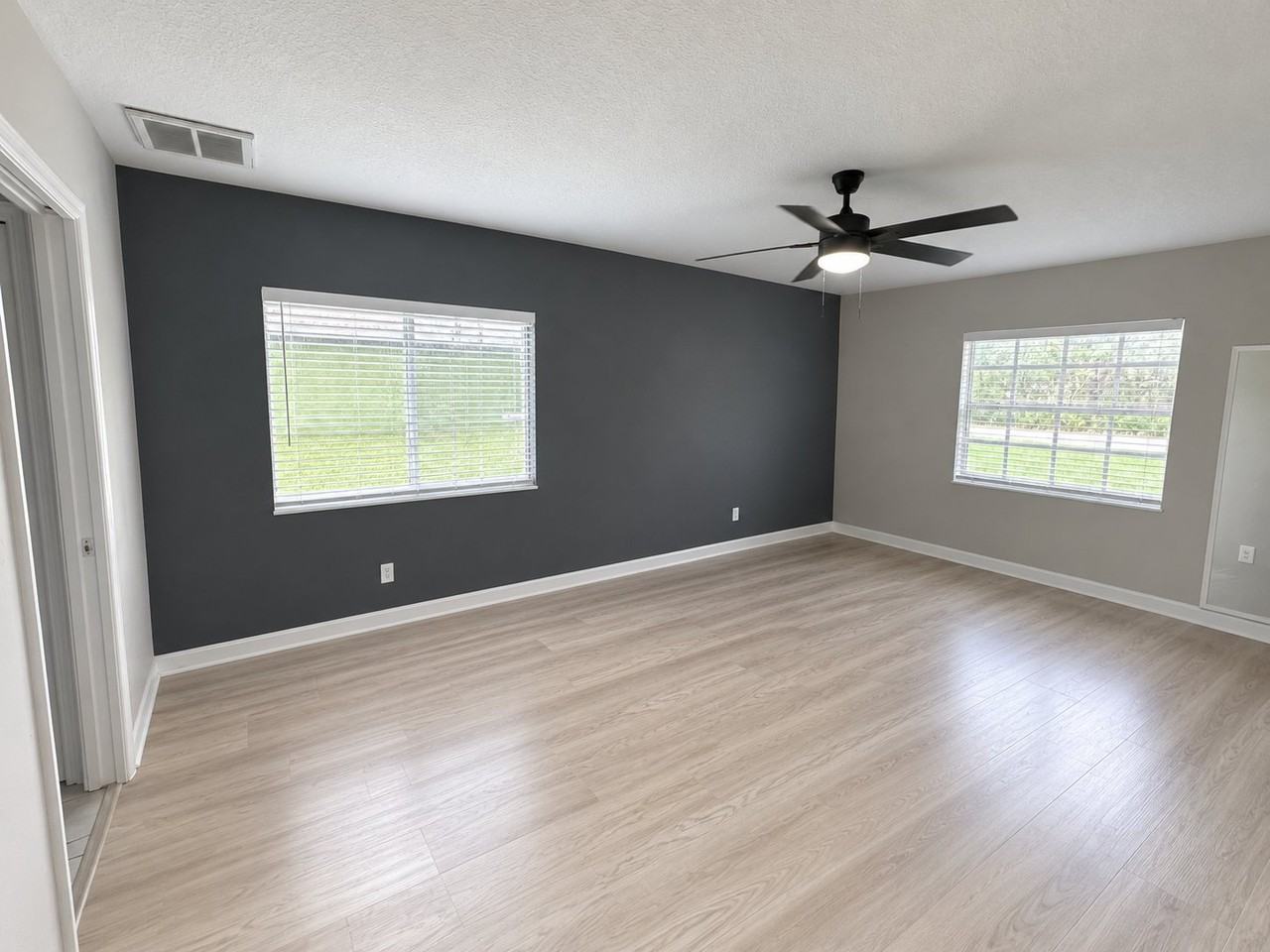 12175 Phoenix Ave - Photo 5 of 13