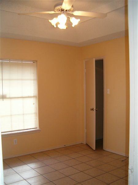 1201 W Carmen Ave - Photo 2 of 7