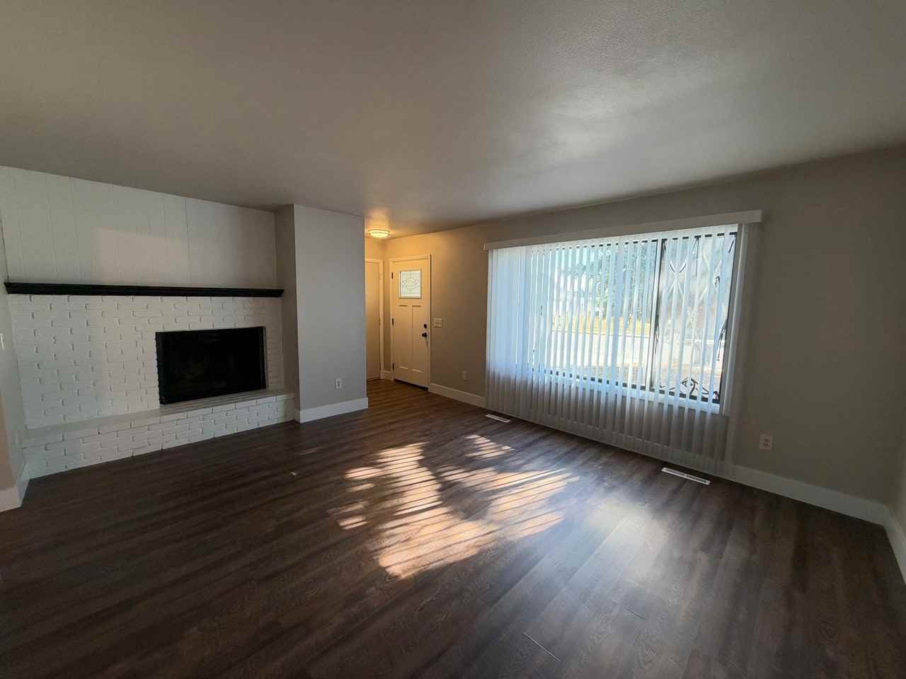 1103 Yellowstone Ave - Photo 4 of 17