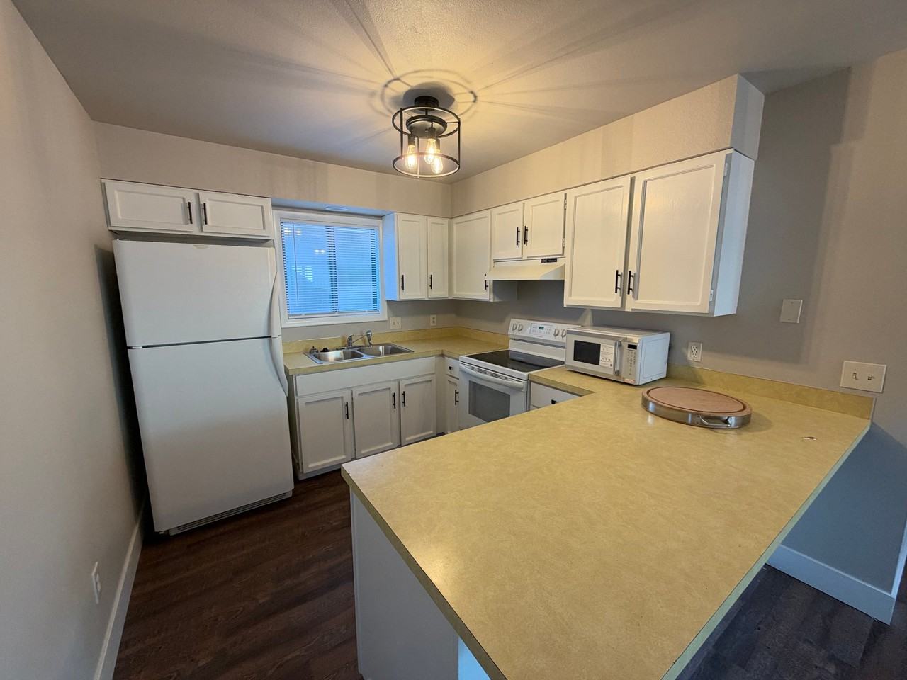 1103 Yellowstone Ave - Photo 7 of 17