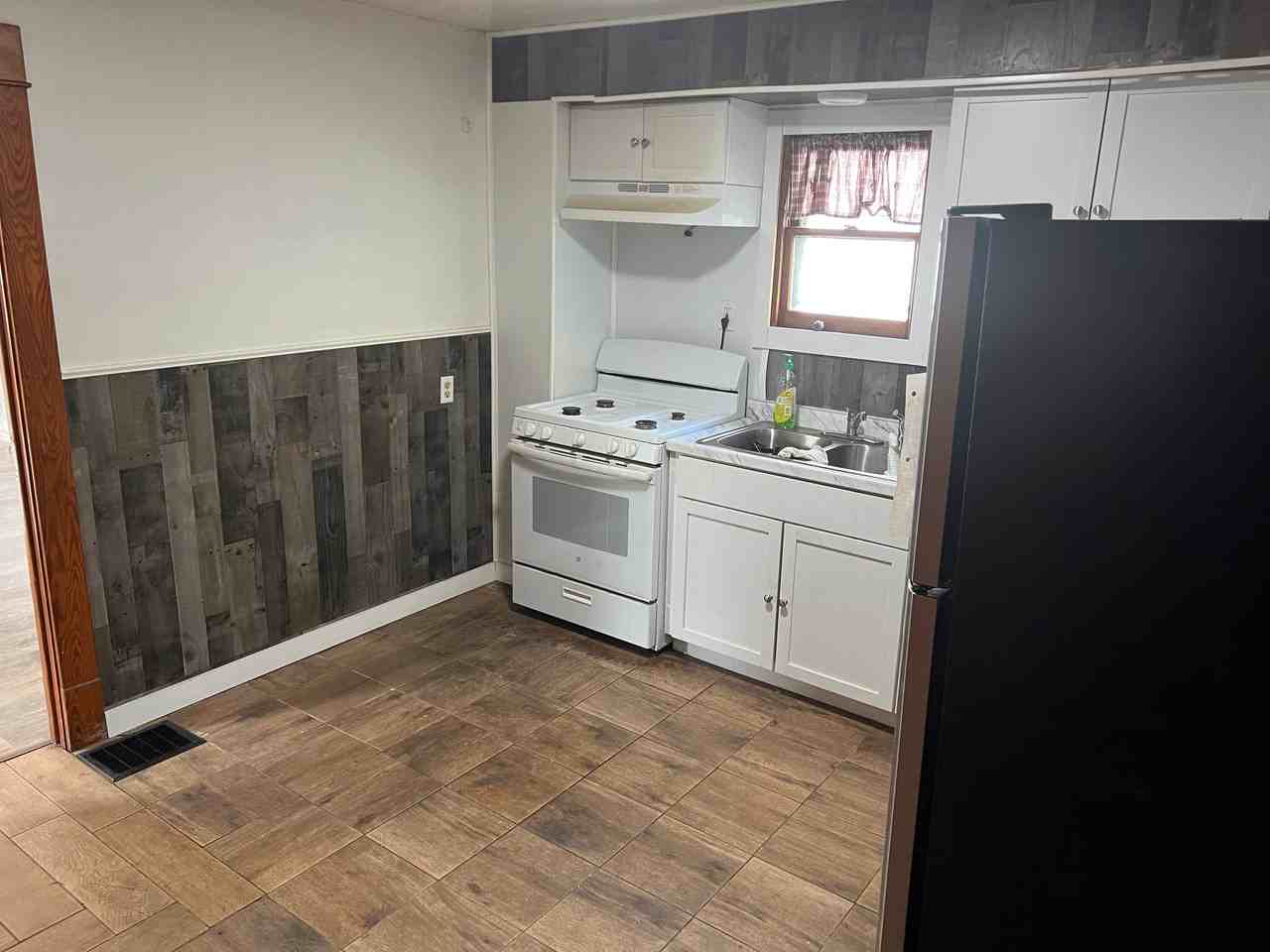 213 Newburgh Ave - Photo 4 of 13