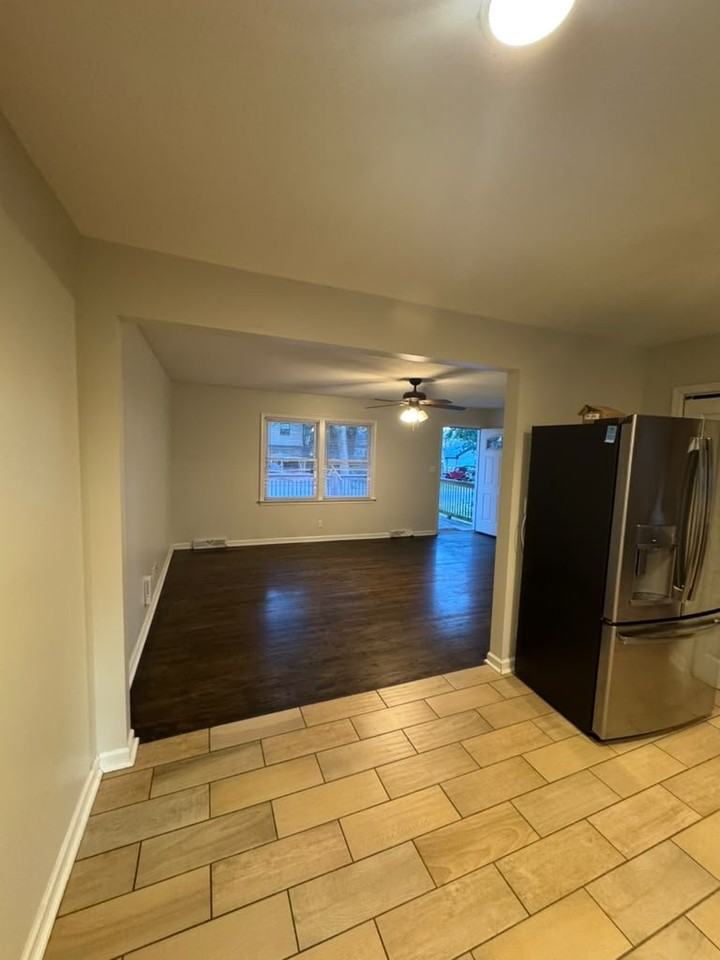 305 N Logan St - Photo 2 of 12