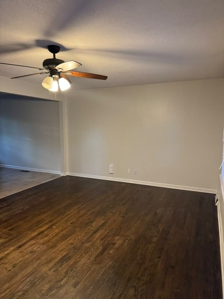 305 N Logan St - Photo 6 of 12