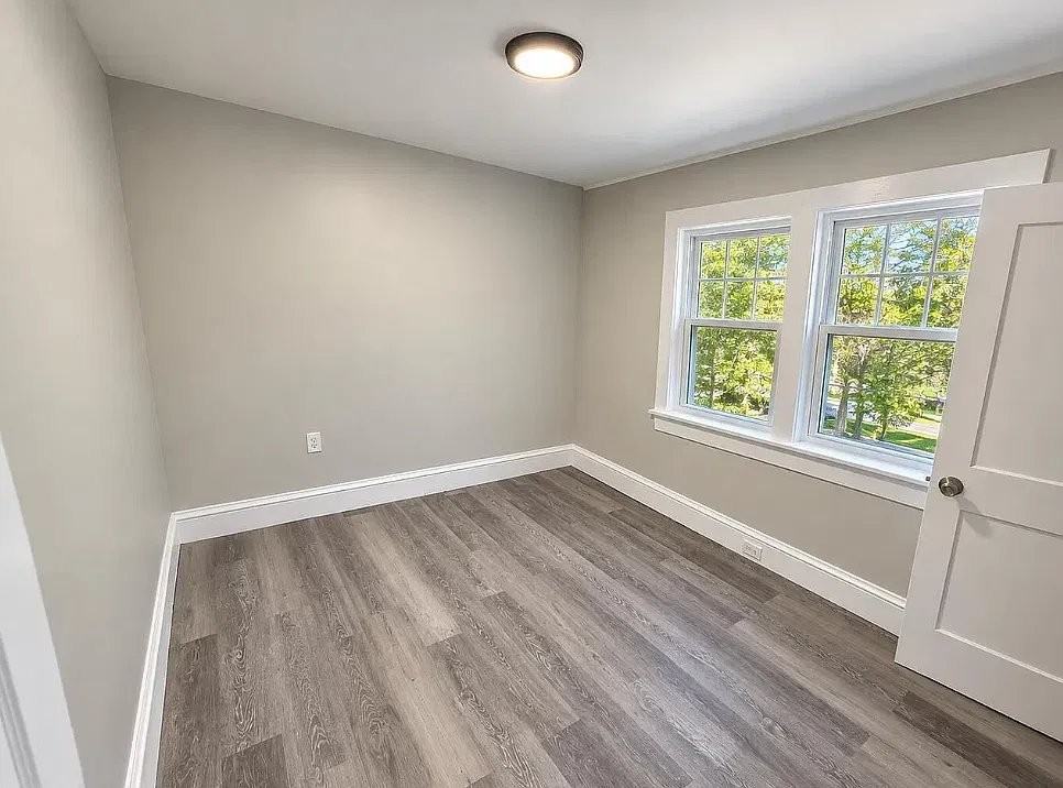 208 De Witt Ave #1 - Photo 3 of 7