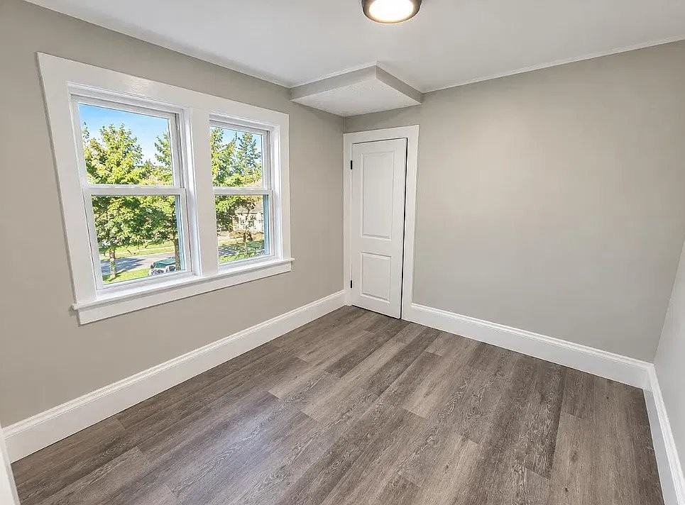 208 De Witt Ave #1 - Photo 5 of 7