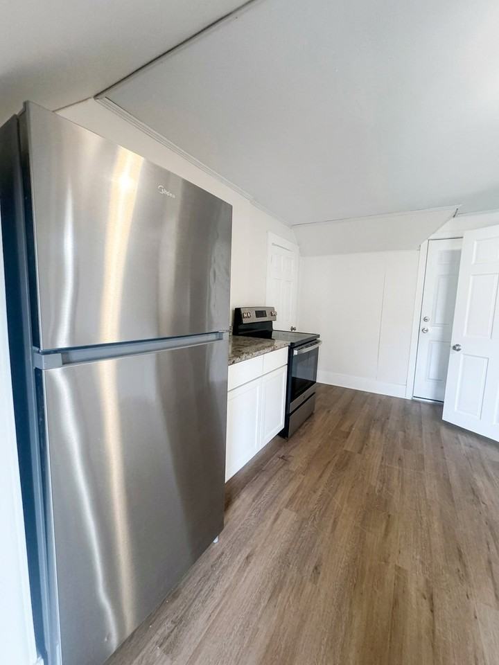 349 Turner St - Photo 2 of 19