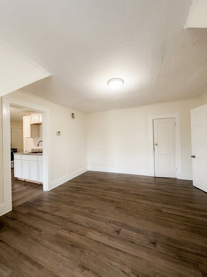 349 Turner St - Photo 6 of 19