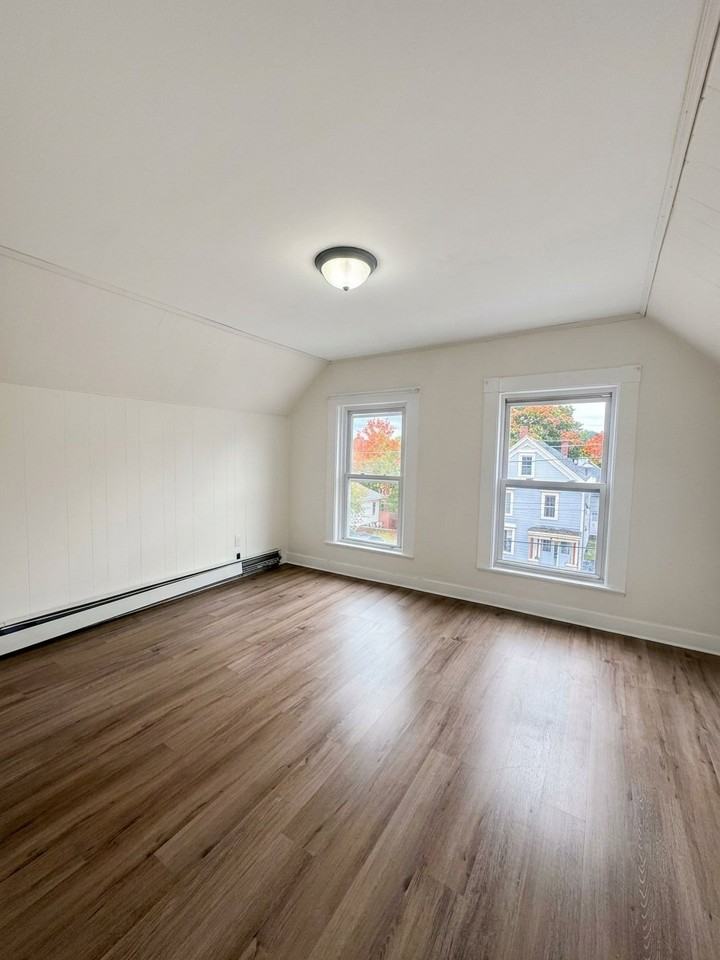 349 Turner St - Photo 7 of 19