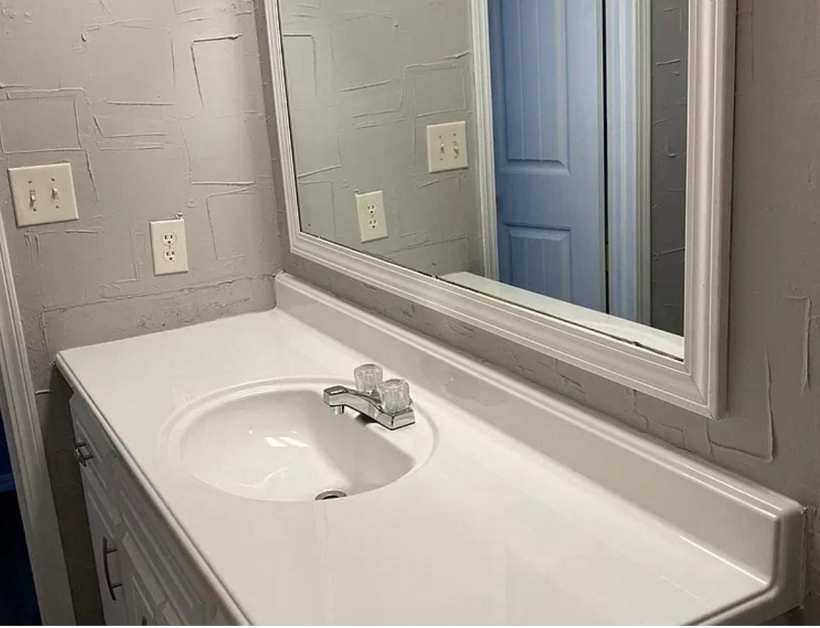 1427 Northglen St - Photo 4 of 16