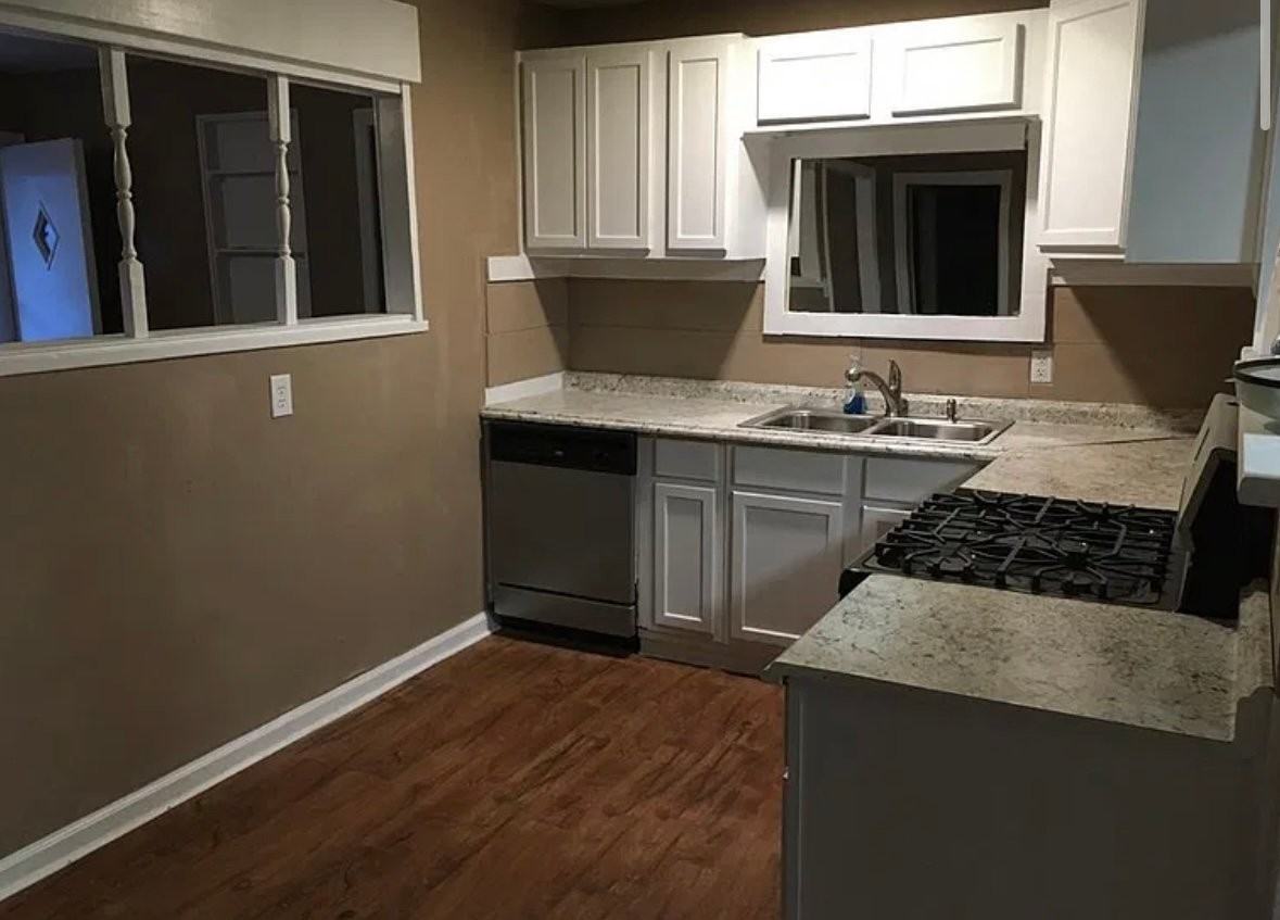 412 Pine St - Photo 4 of 17