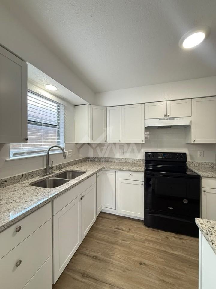 5212 Vinecrest Cir - Photo 6 of 19