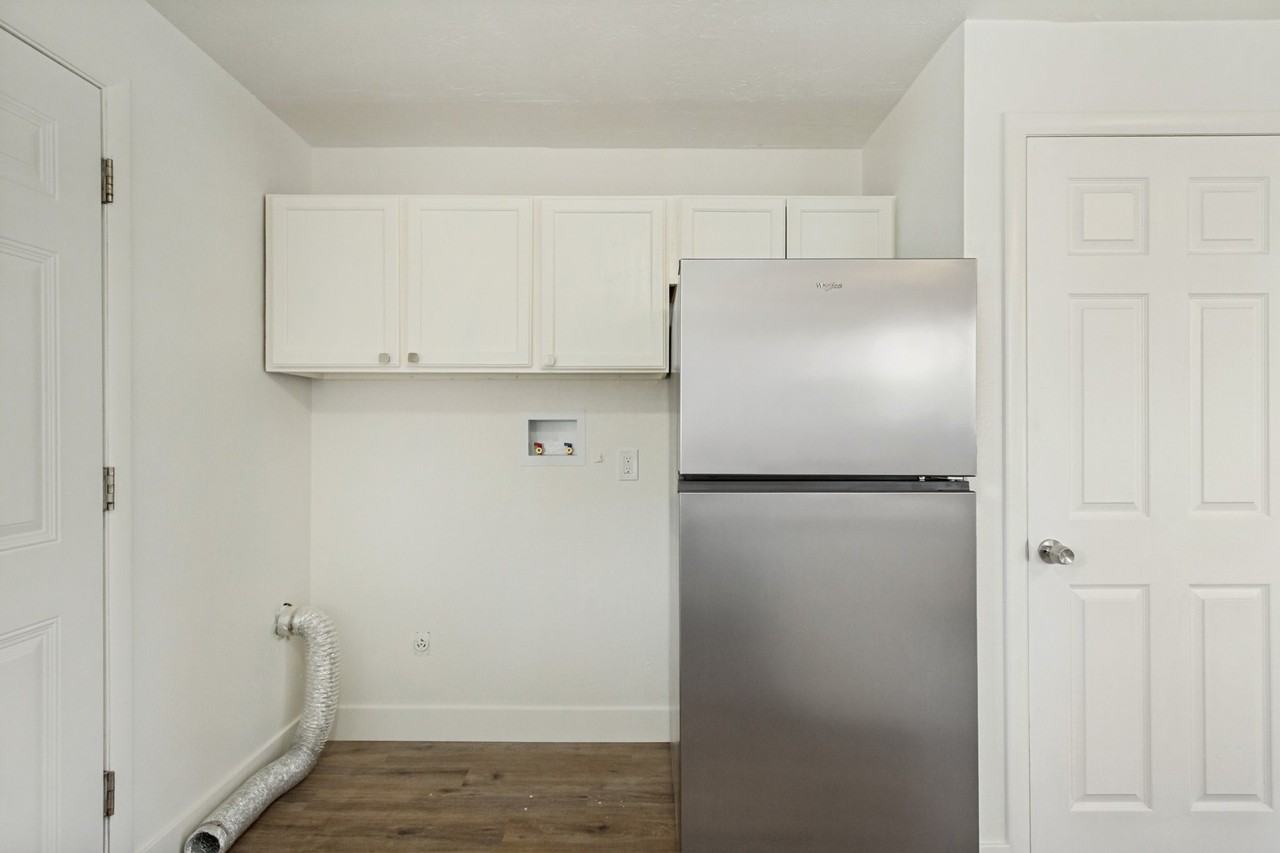 802 E Redmaple Rd #802 - Photo 7 of 18