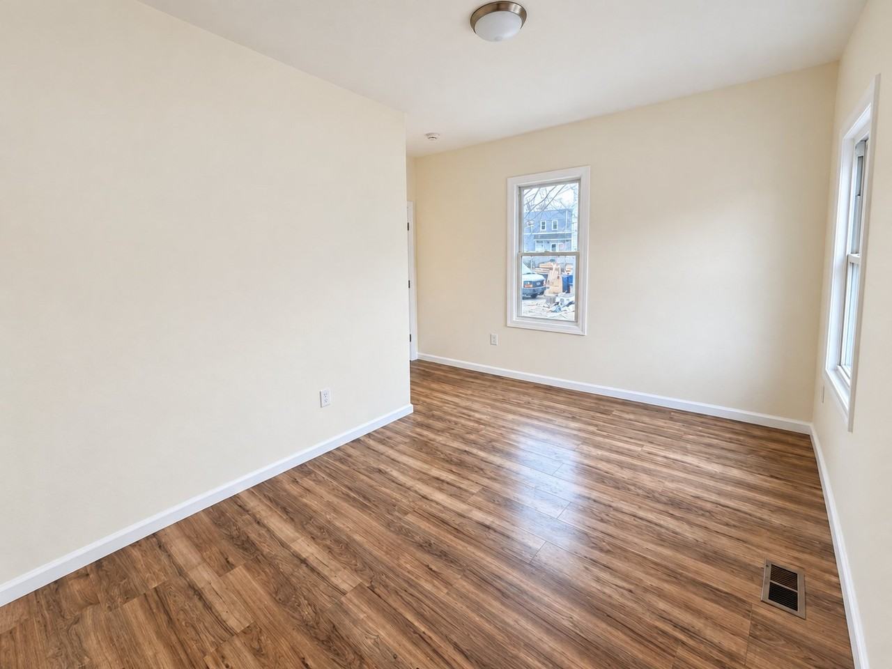 184 N 5th Ave #1 - Photo 6 of 15