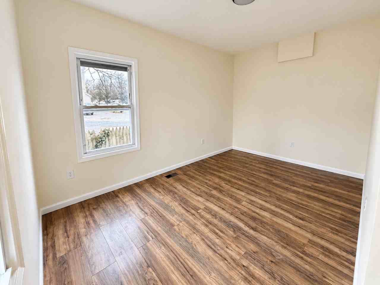 184 N 5th Ave #1 - Photo 7 of 15