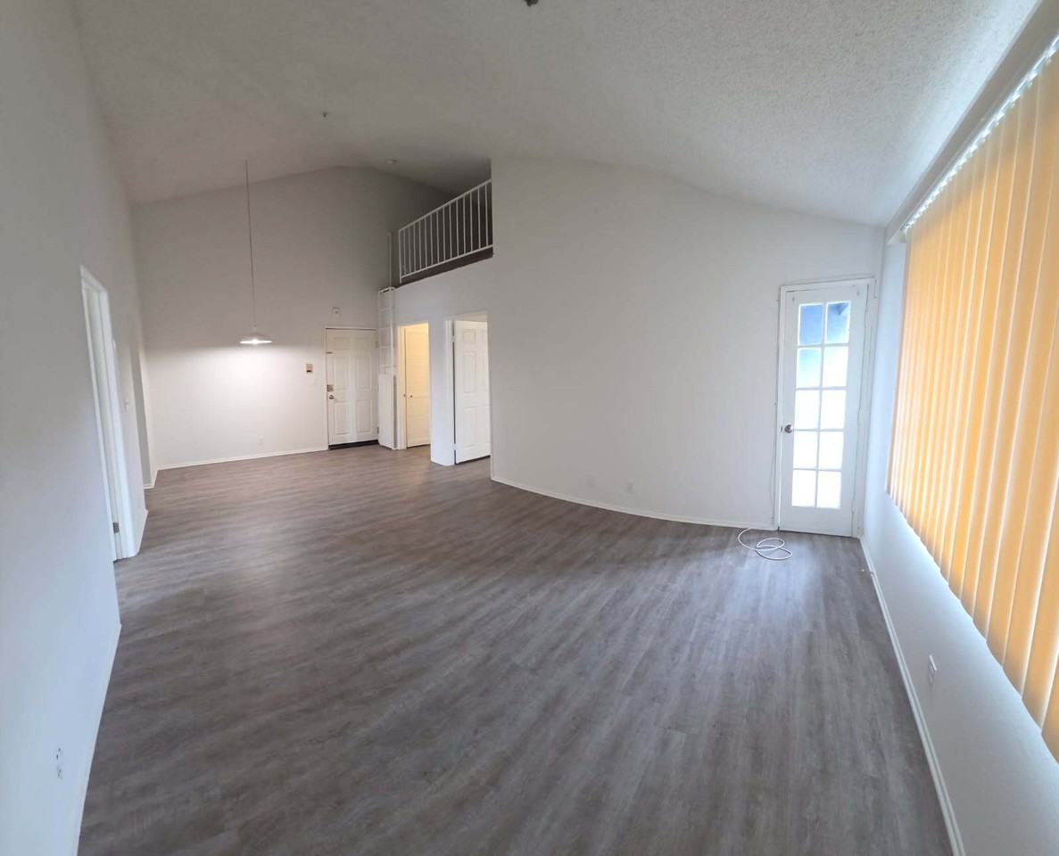 1586 Yosemite Dr. - Photo 2 of 15