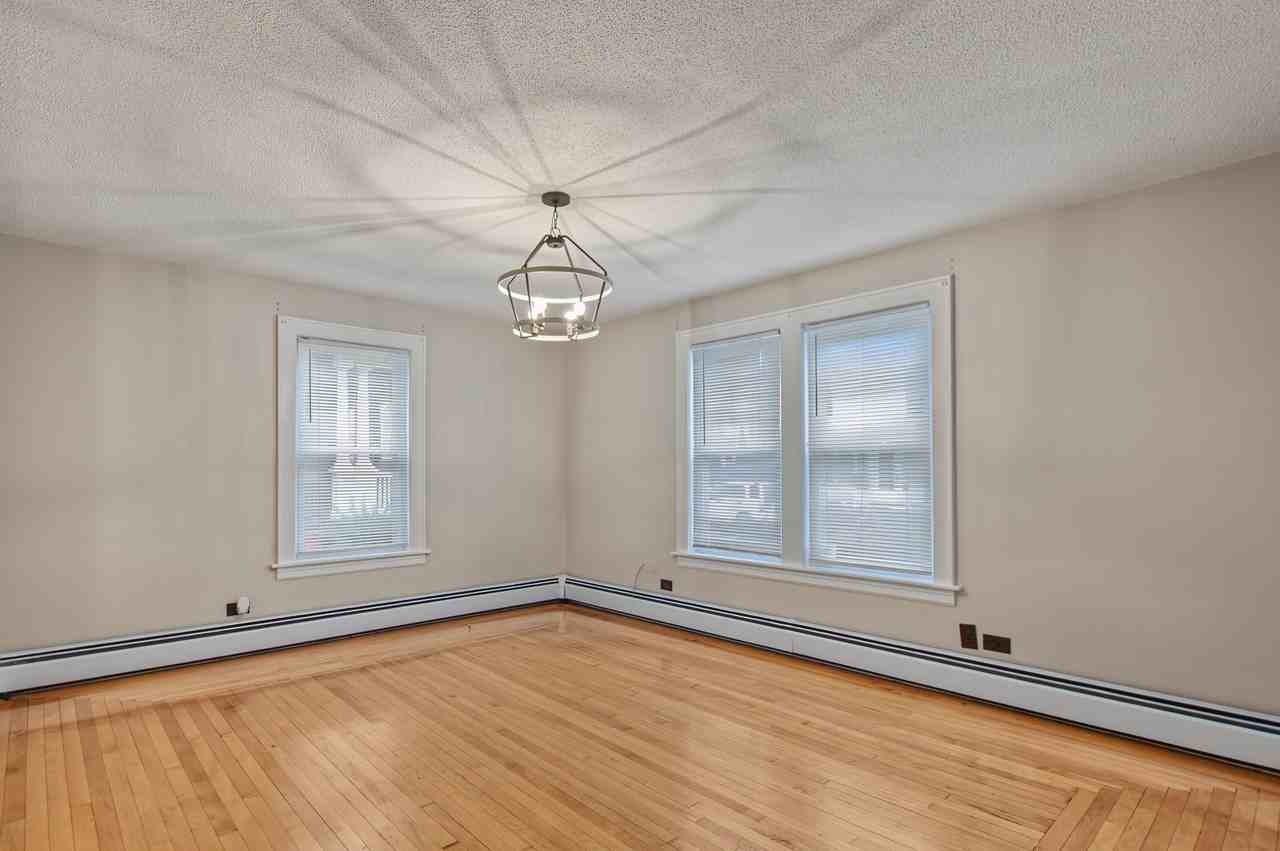 324 Laurel Street - Photo 2 of 16