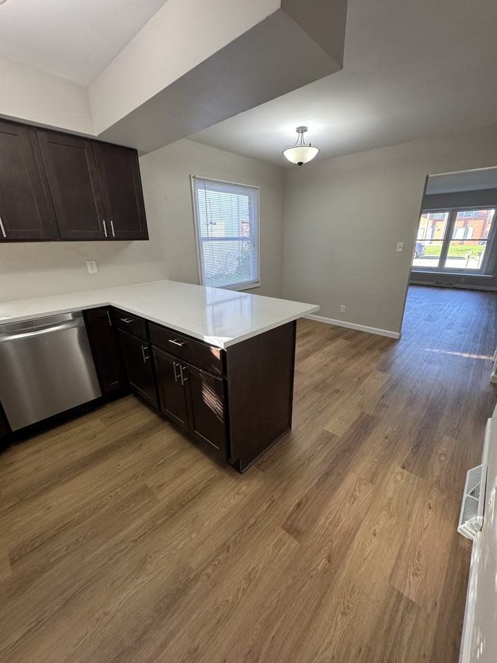 721 Monticello Drive - Photo 4 of 15