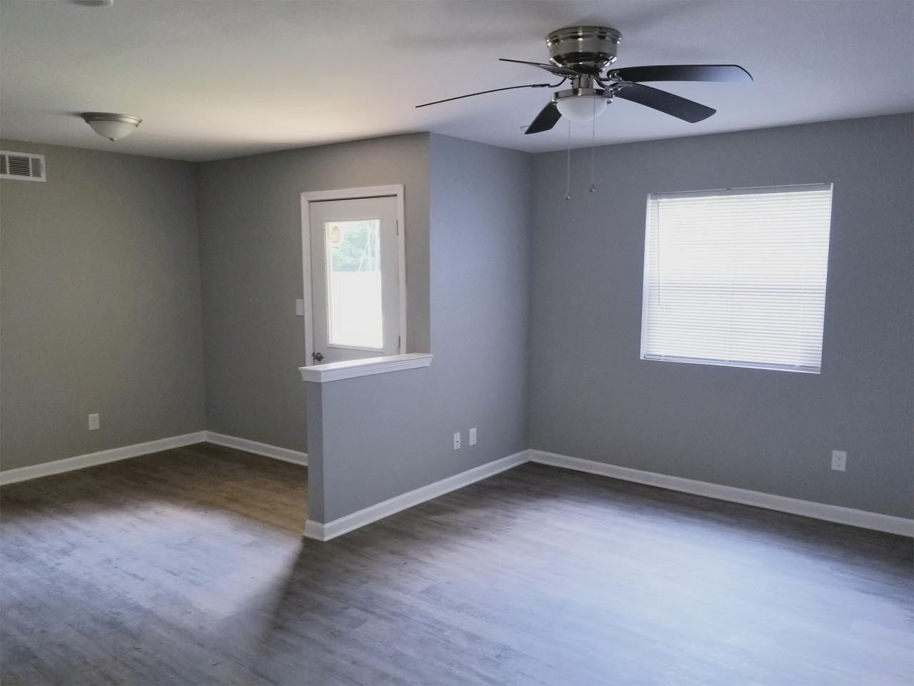 502 Pecan Drive - Photo 4 of 31