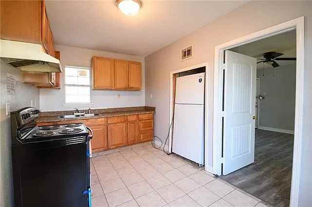 2717 Marais Street - Photo 2 of 6
