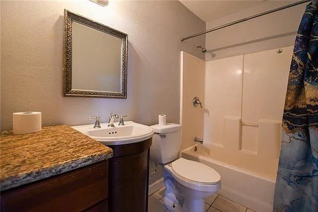 2717 Marais Street - Photo 3 of 6