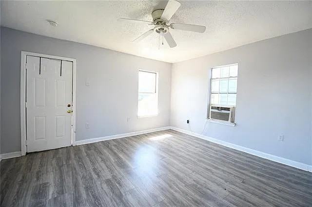 2717 Marais Street - Photo 4 of 6