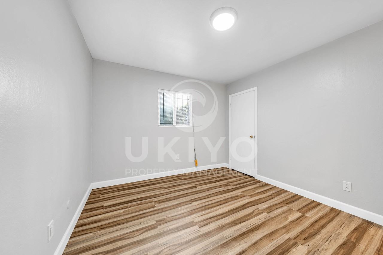 2030 Myrtle Street - Photo 5 of 50