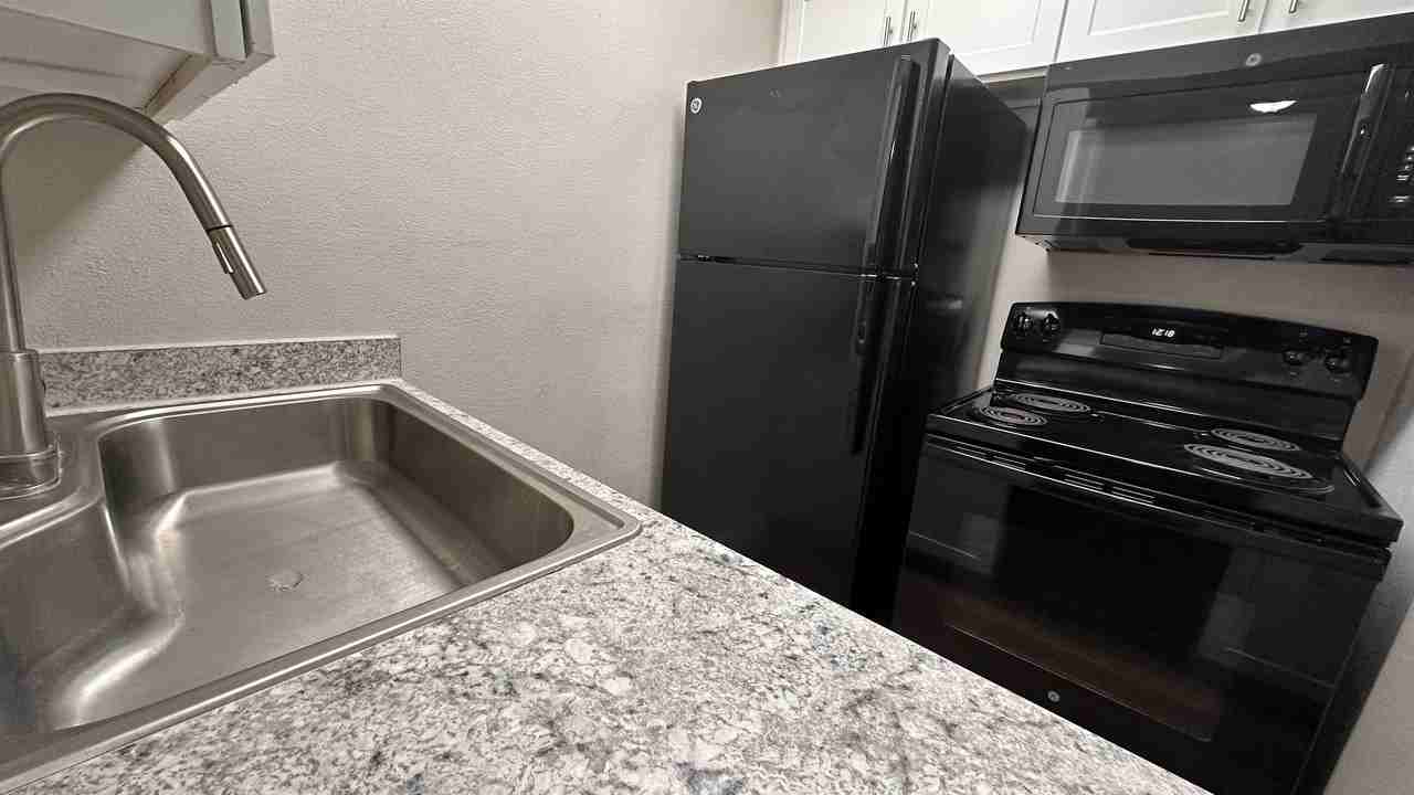 2825 Bellefontaine 131A #131AMAPLE - Photo 6 of 21