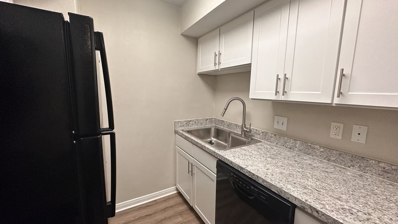 7315 Brompton 142B #142BASHVC - Photo 3 of 30