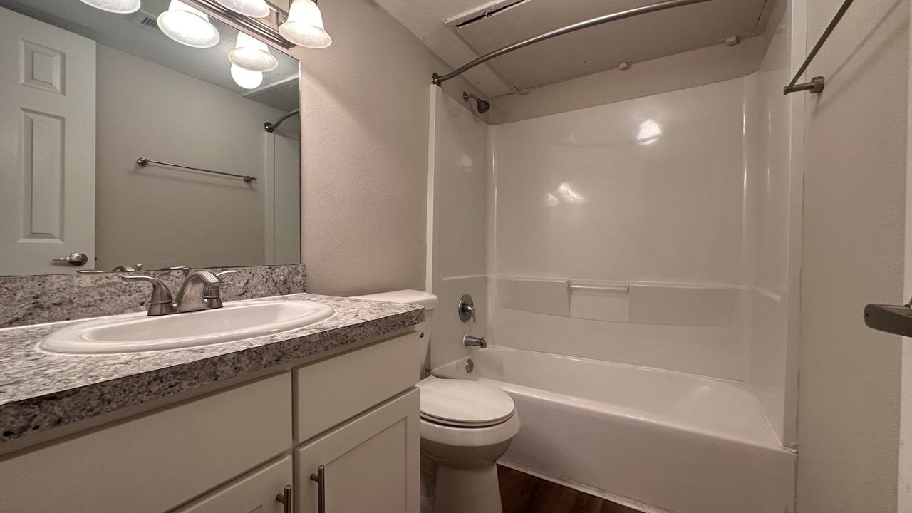 2825 Bellefontaine 147A #147AASH - Photo 4 of 24