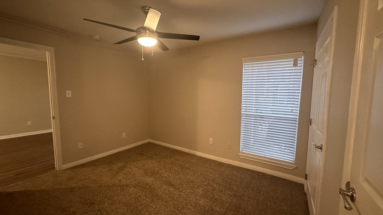 2825 Bellefontaine 147A #147AASH - Photo 5 of 24