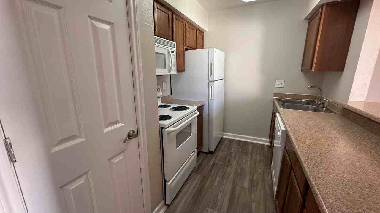 2825 Bellefontaine 247A #247AWILLOW - Photo 3 of 23