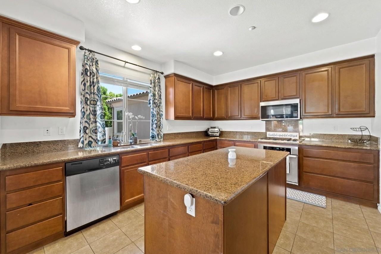 2205 Andalusia Ln #6 - Photo 6 of 42