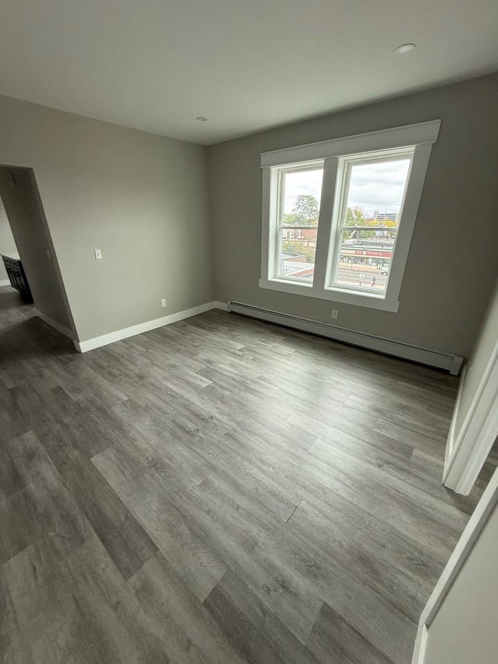 217 High Street - Photo 2 of 10