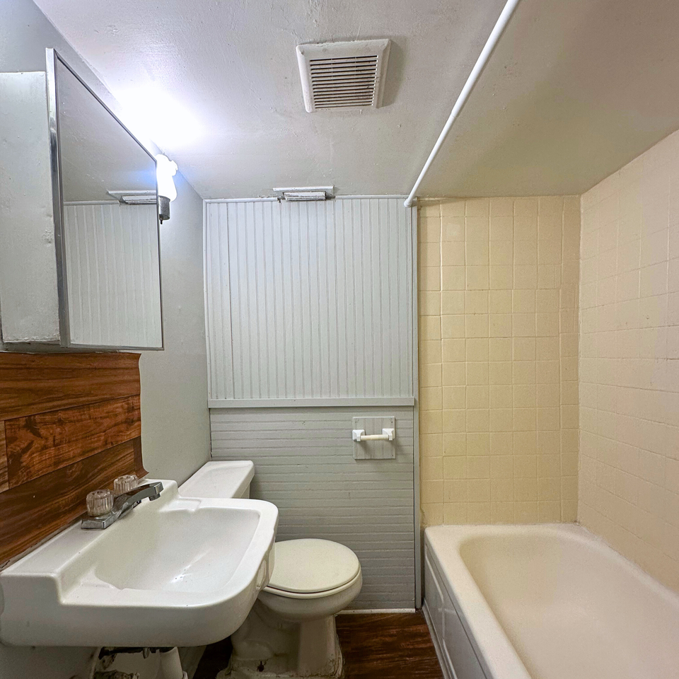 501 West Gordon Street - Photo 6 of 9