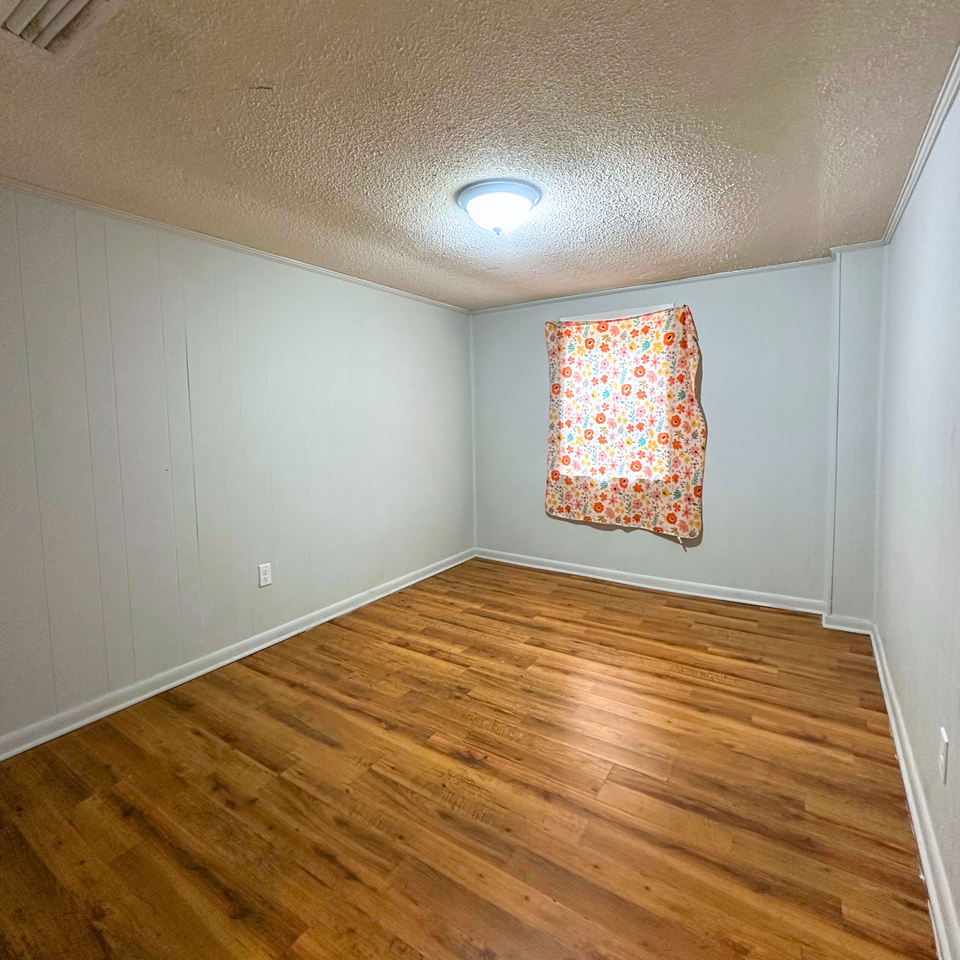 501 West Gordon Street - Photo 7 of 9