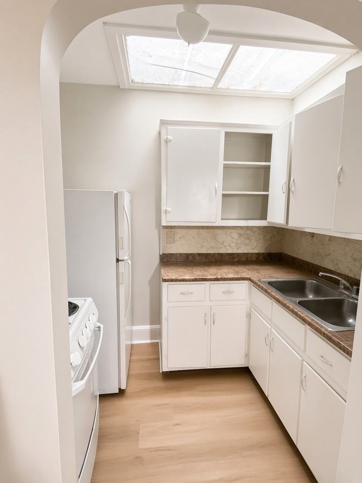 94 Remsen Street - Photo 3 of 7