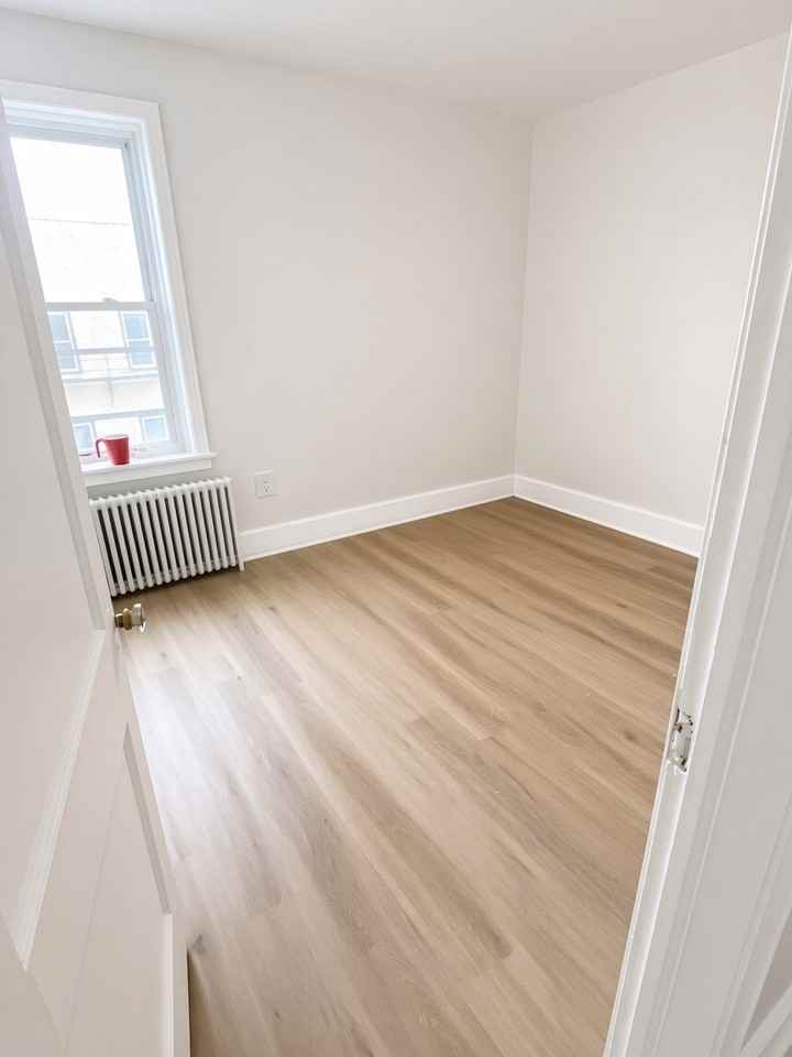 94 Remsen Street - Photo 4 of 7