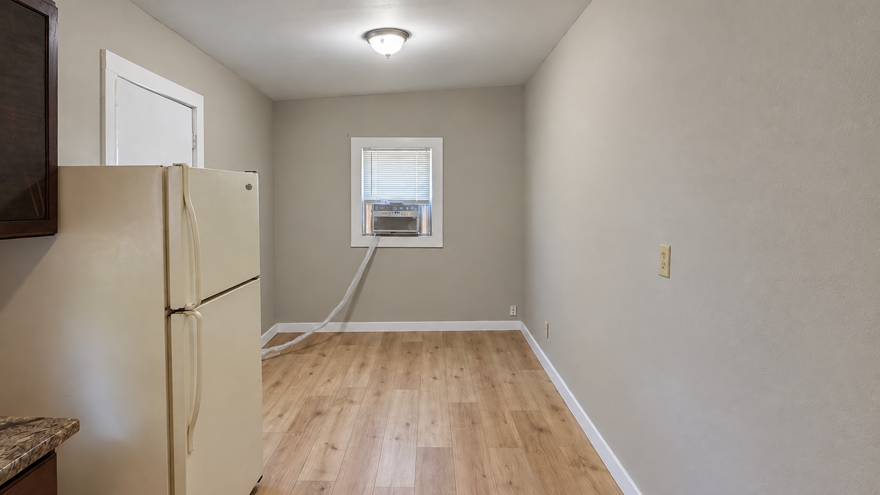 413 N Hackberry St #1 - Photo 6 of 12