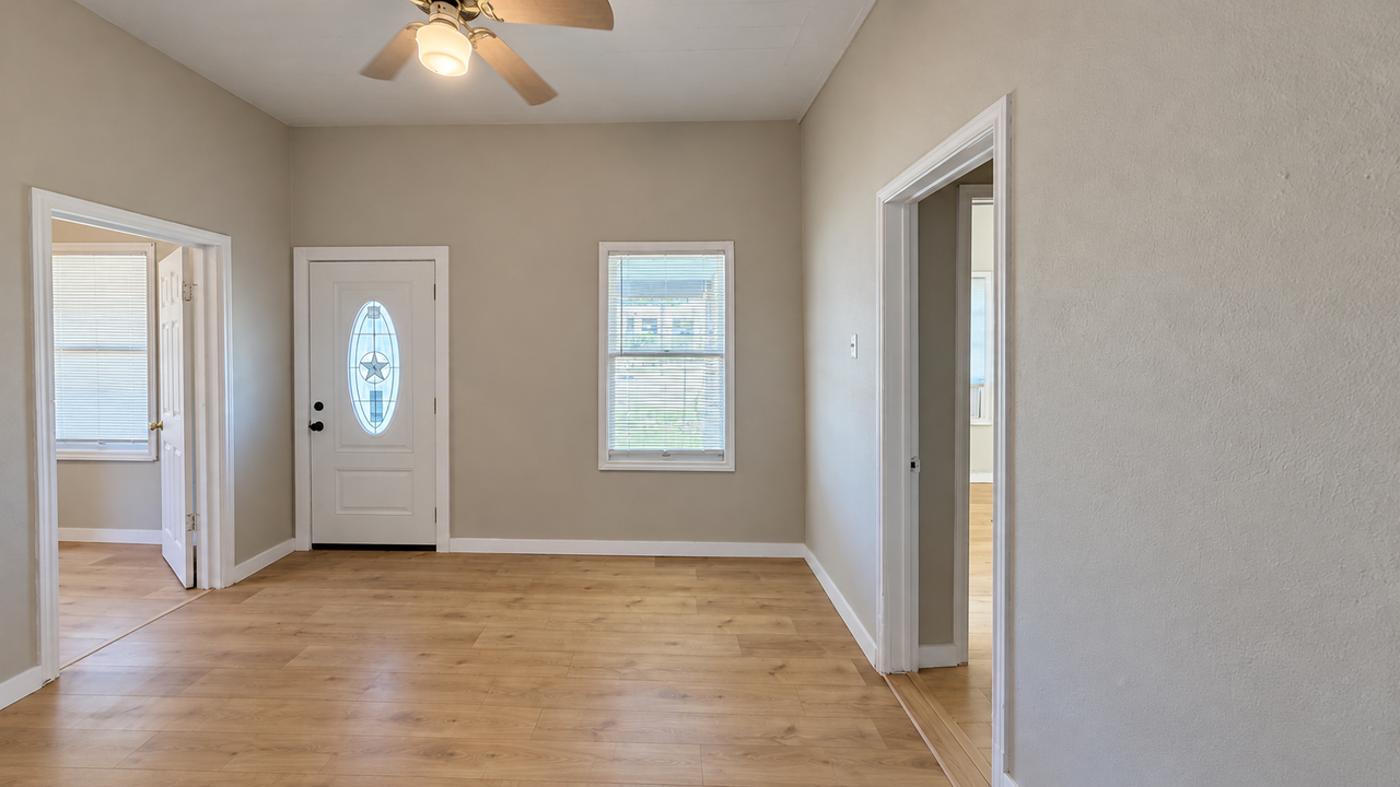 413 N Hackberry St #1 - Photo 7 of 12