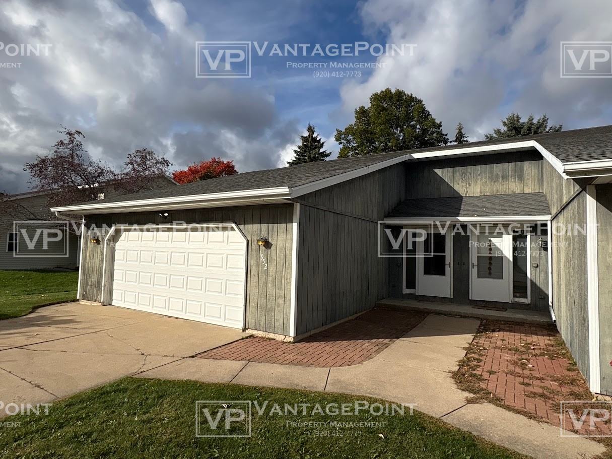 1952 Tunis Rd #1952 - Photo 3 of 25
