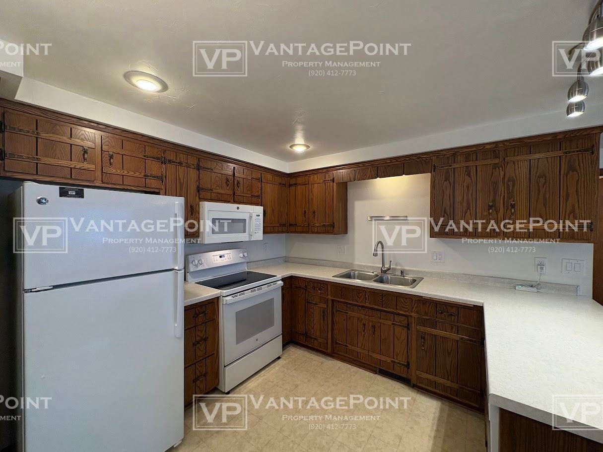 1952 Tunis Rd #1952 - Photo 7 of 25