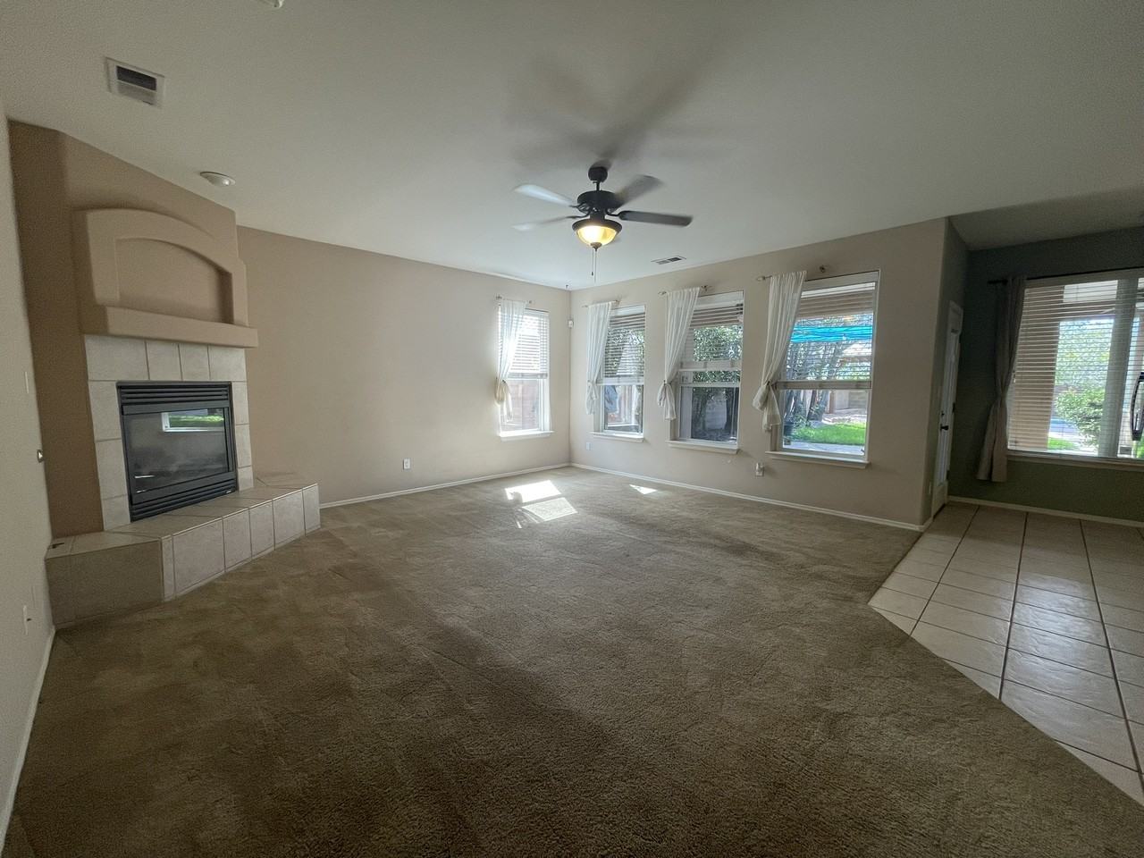 7023 Santa Rachel St Ne #1 - Photo 7 of 34