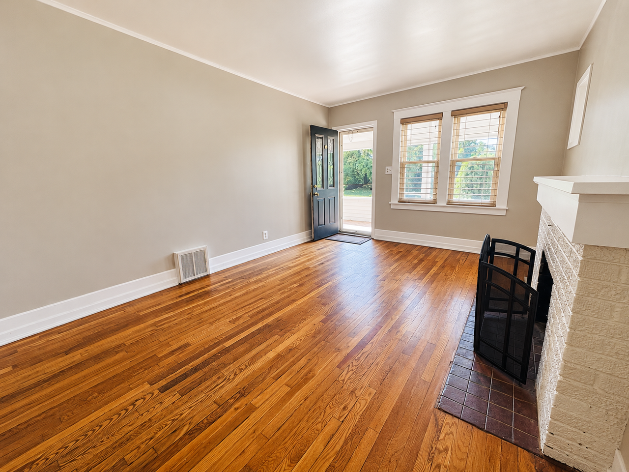 407 E Maryland Ave #1 - Photo 4 of 22