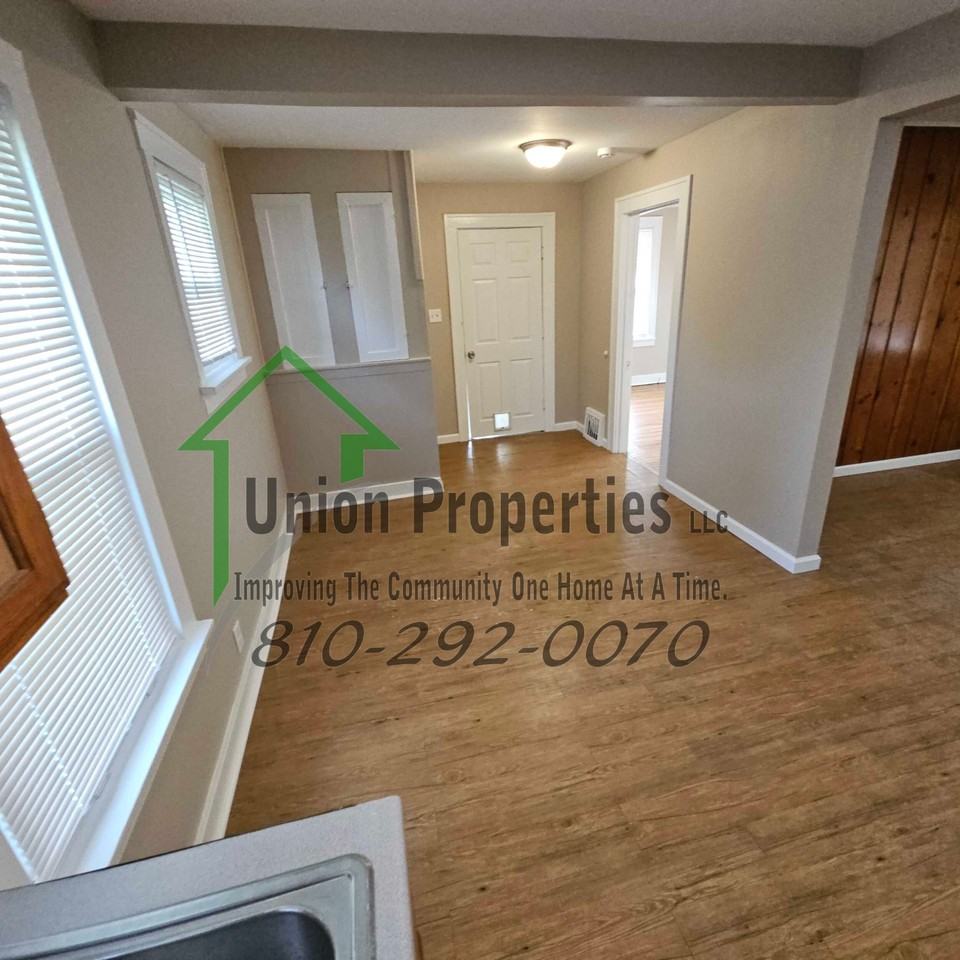 3142 Poplar St #1 - Photo 7 of 15