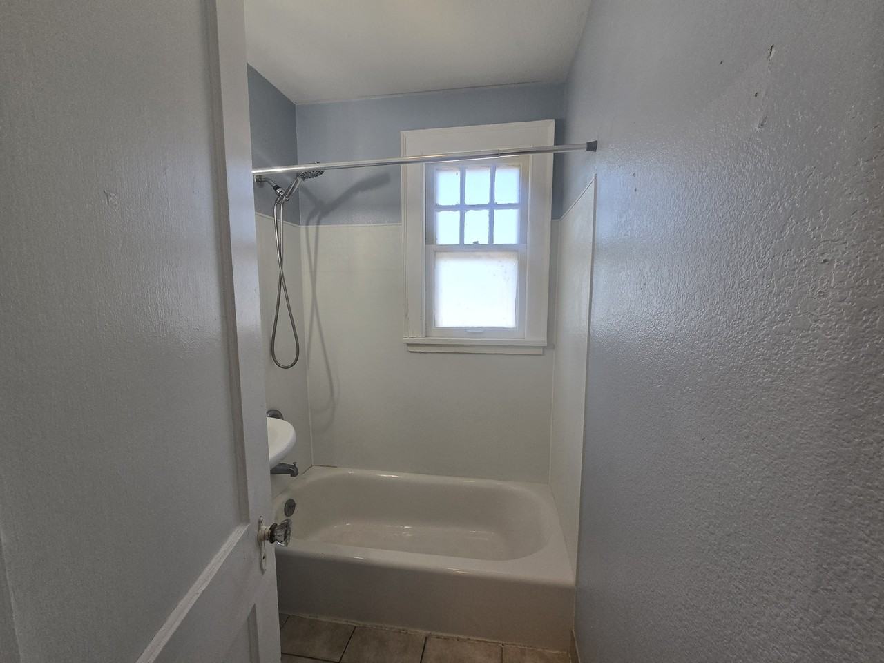 725 Broadway Avenue J - 12 #12 - Photo 4 of 14