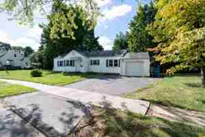 featured image of 46 Cumpstone Dr #1