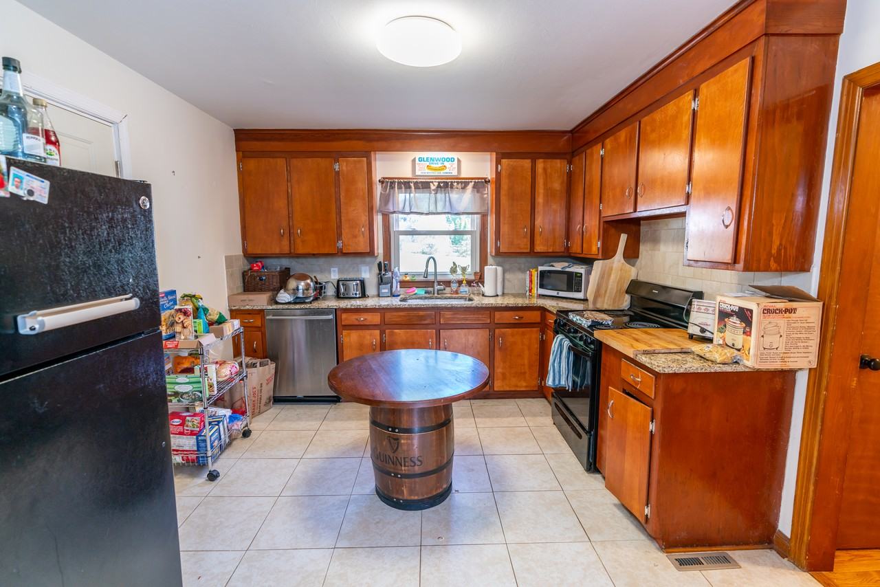46 Cumpstone Dr #1 - Photo 4 of 11