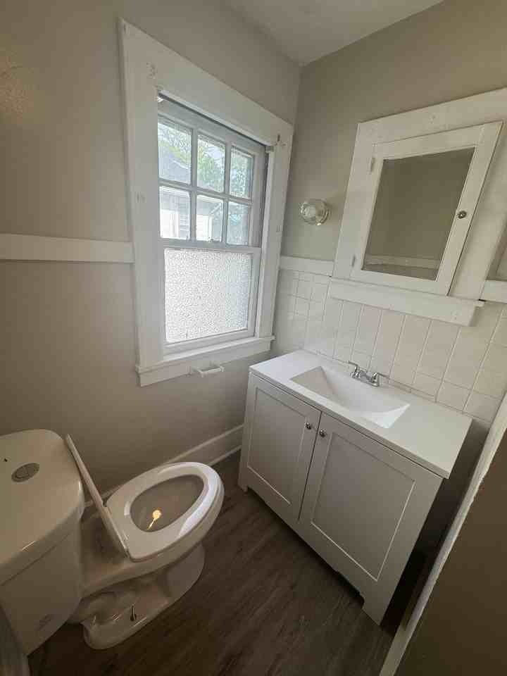 463 Glenwood Ave #465 - Photo 7 of 9